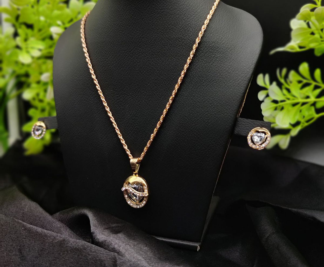 Elegance Gold Pendant Necklace