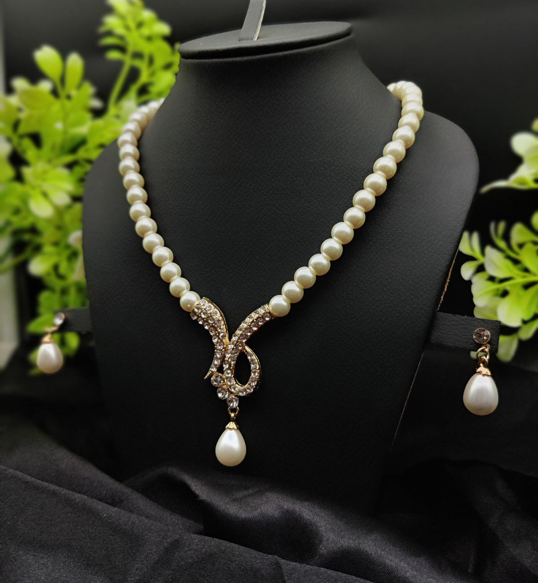 Pearl Necklace Set