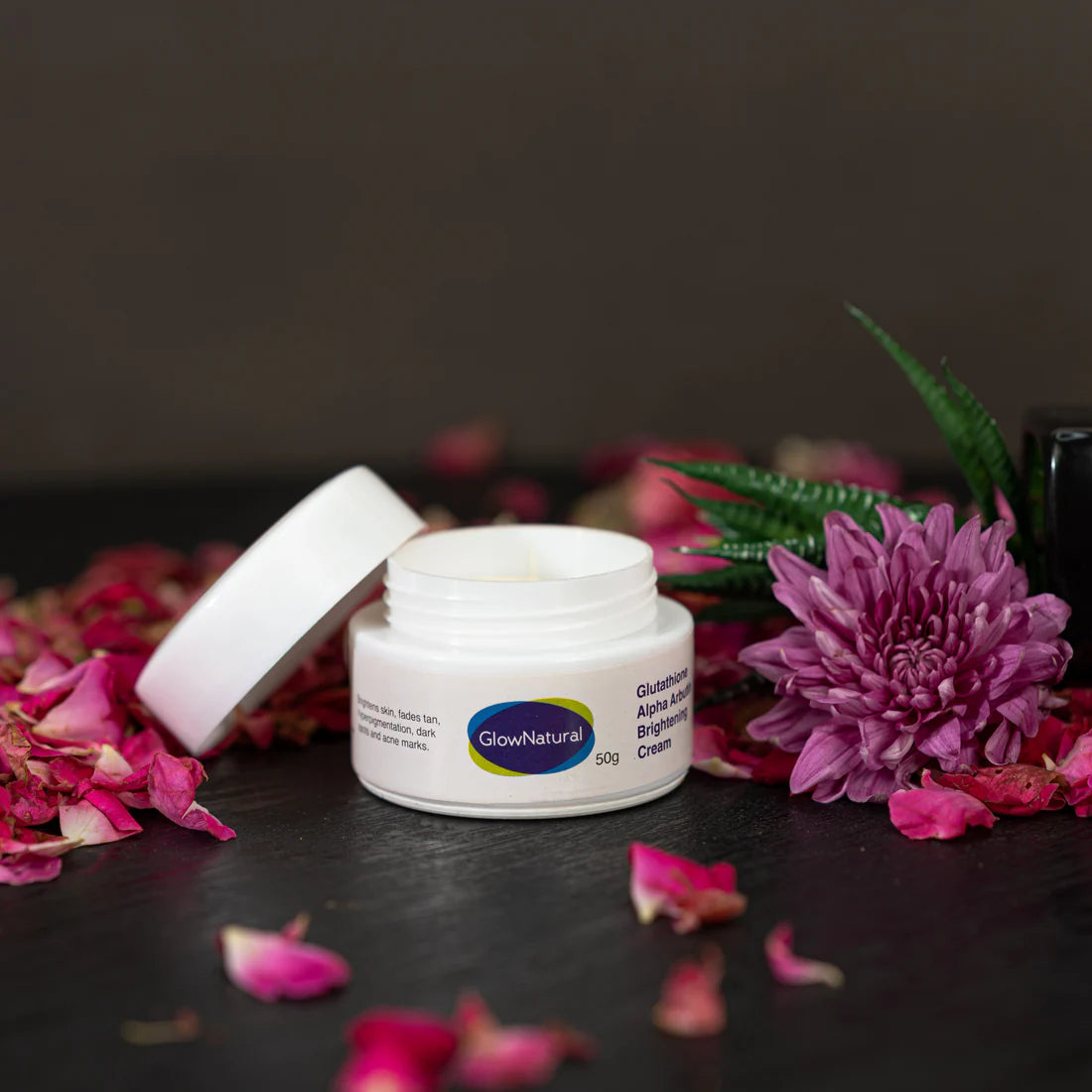 Glow Natural Glutathione And Alpha Arbutin Skin Brightening Cream