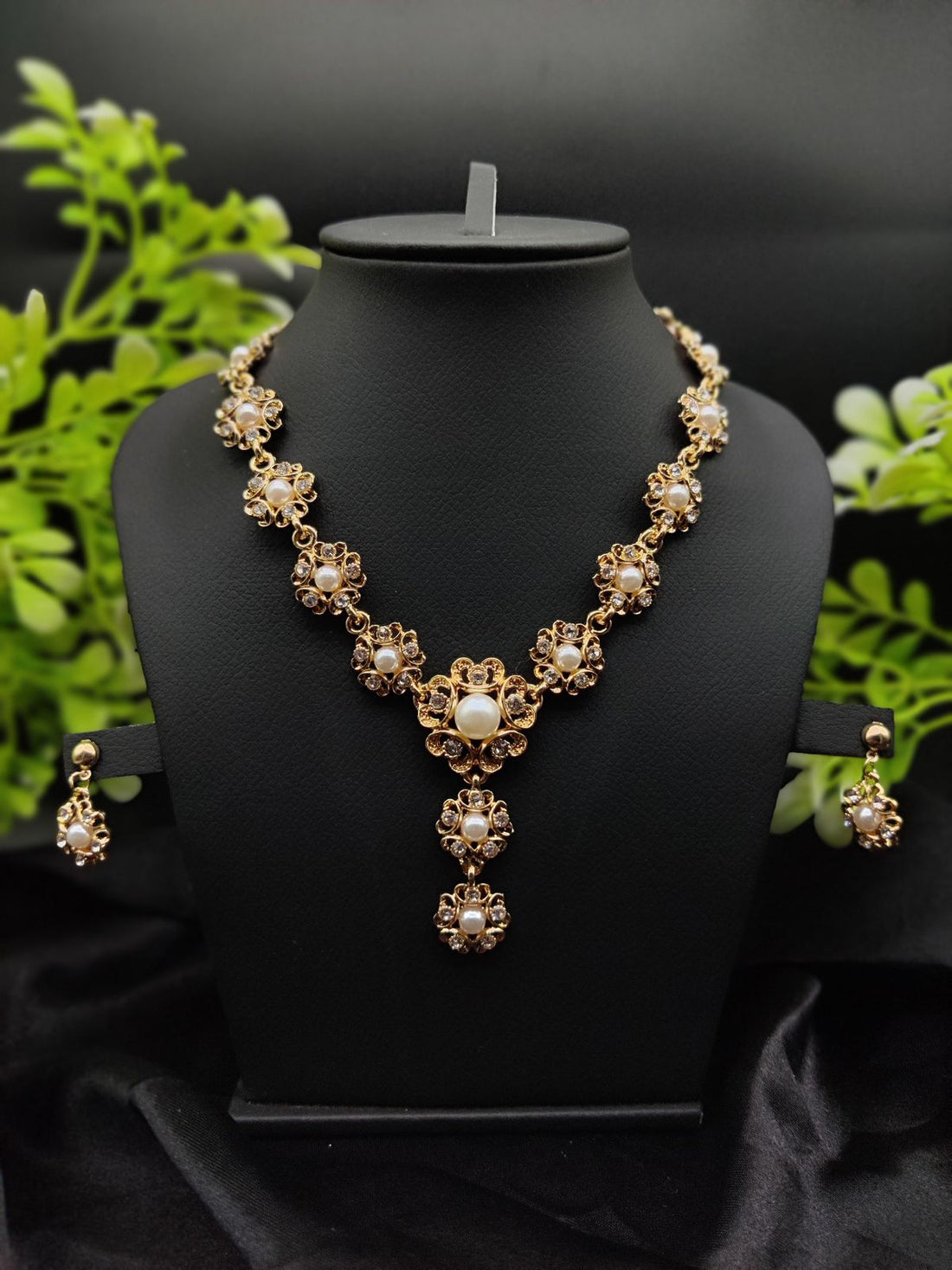 Imported Pearl Flower Necklace Set
