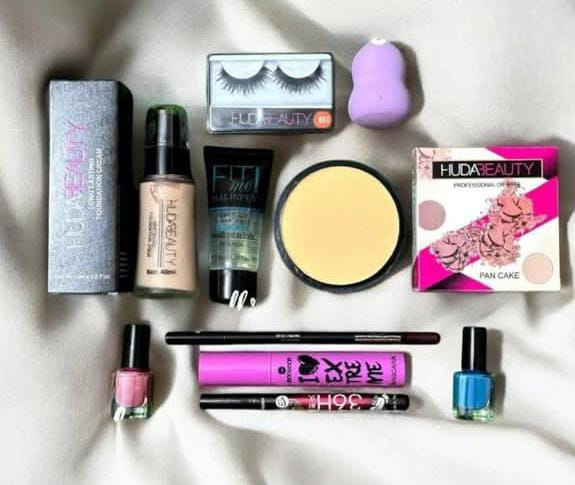 12 In 1 Makeup Deal Foundation